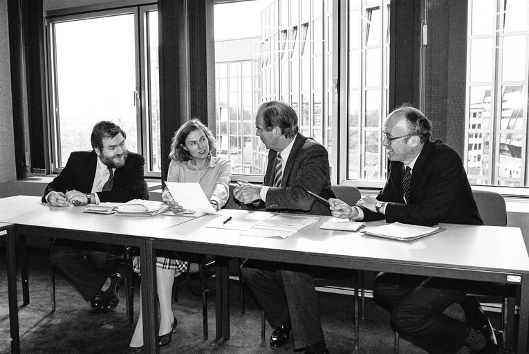 Photo 1 : MEPs Anne Caroline B. McINTOSH and Sir Jack STEWART-CLARK with guests in Strasbourg in April 1990