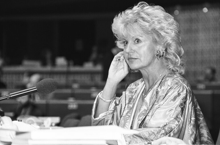 Fotografie 11: The MEP Nicole PERY during a meeting in Strasbourg in September 1991.