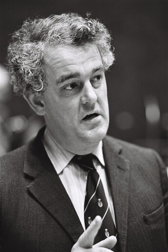 Portraits of Tam DALYELL in a Luxembourg session