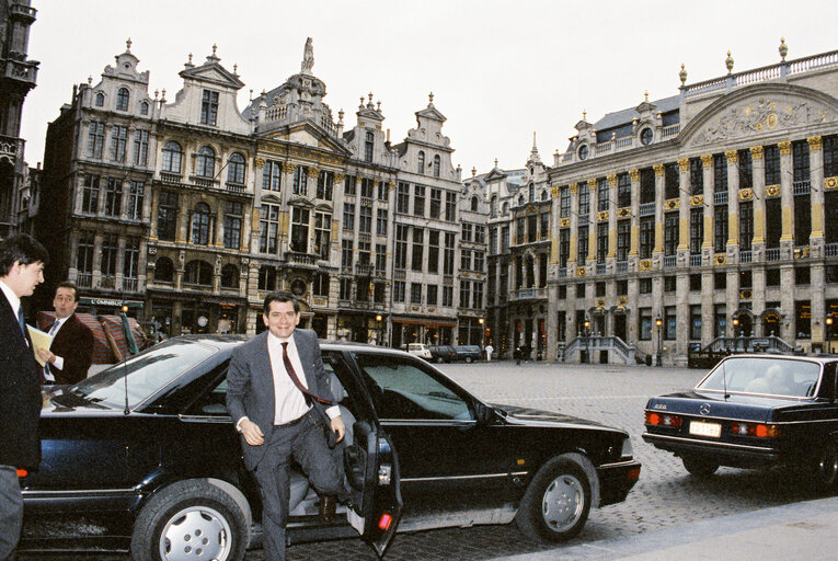 Foto 2: Enrique BARON CRESPO - EP President meets with Mayor of Brussels at the City Hall