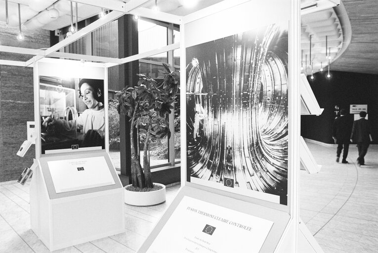 Foto 6: Exhibition on  Biotechnology at the European Parliament in Strasbourg