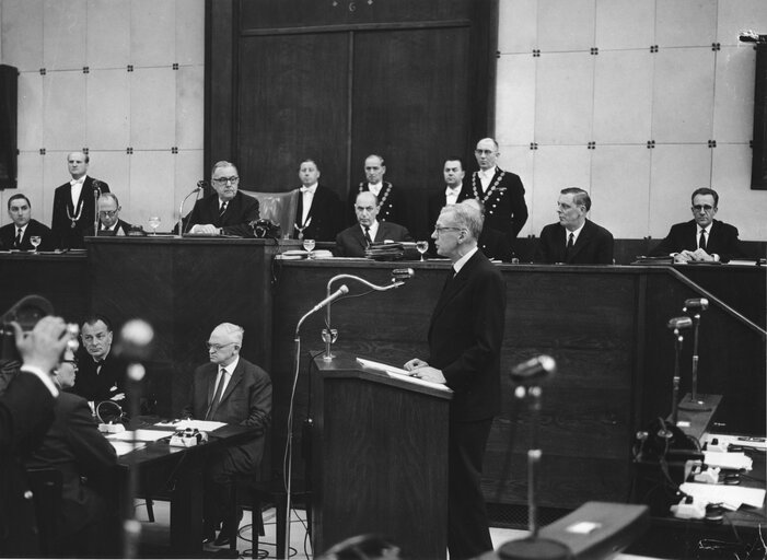 Zdjęcie 1: Maurice COUVE DE MURVILLE, president of the Council and french minister of Foreign Affairs and President Jean DUVIEUSART