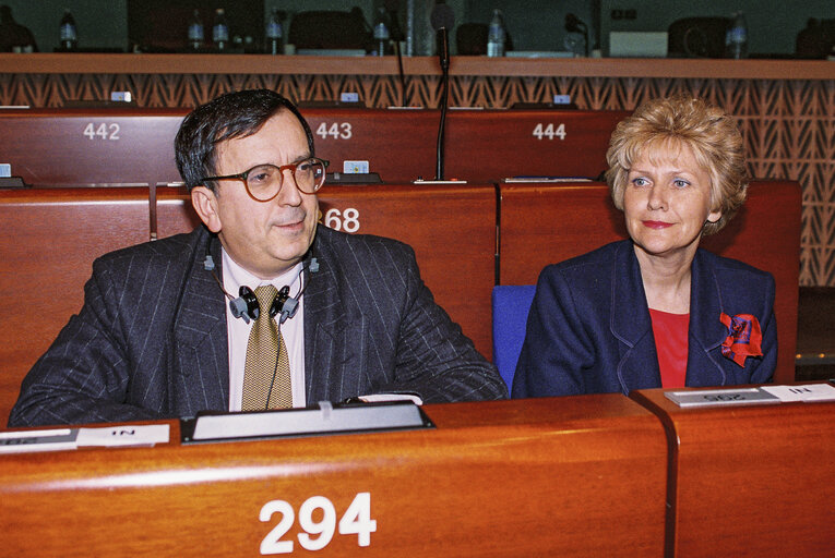 Foto 1: Portrait of MEP's Jean-Claude MARTINEZ and Martine LEHIDEUX during the plenary session at the EP in Strasbourg