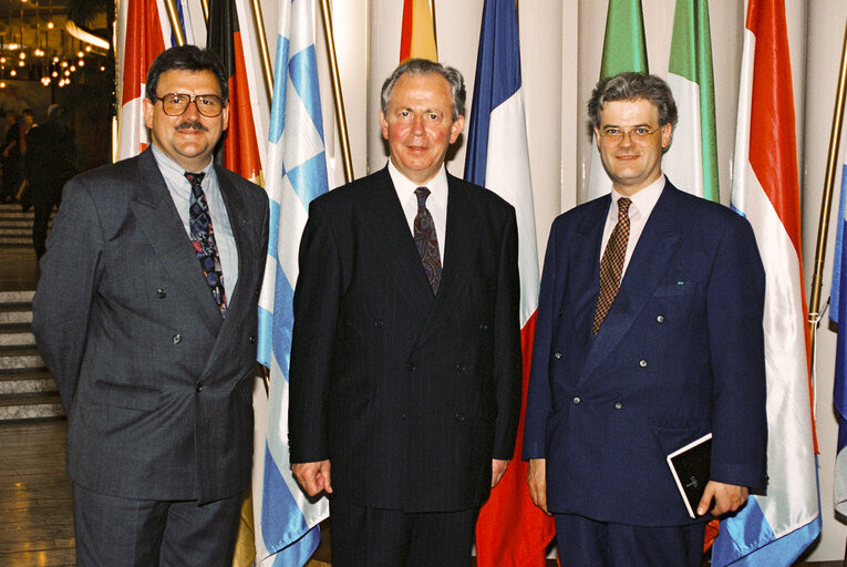 Photo 1 : Werner LANGEN, Jacques SANTER with a guest