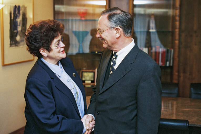 Valokuva 1: EP President meets with the President of the Parliamentary Assembly of the Council of Europe (PACE) in February 1996