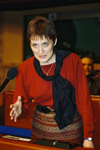 Fotografia 1: MEP Anne-Christine POISSON speaks in plenary session in Strasbourg