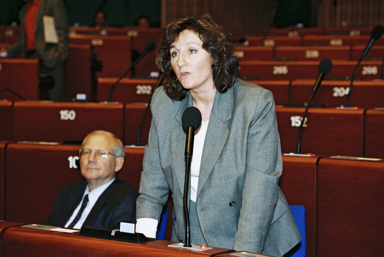 Photo 1: MEP Arlene McCARTHY speaks in plenary session in Strasbourg