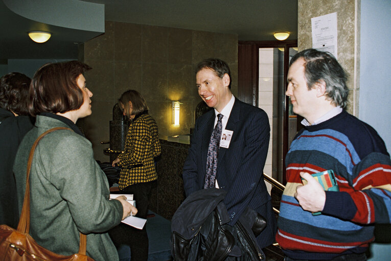 Fotografija 1: Greens group meeting with British economist Bernard CONNOLLY