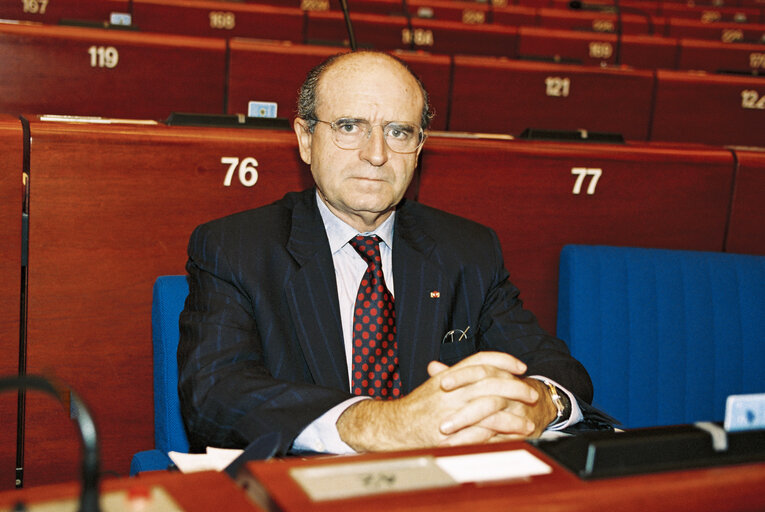 Φωτογραφία 6: MEP Abel MATUTES JUAN in plenary session in Strasbourg