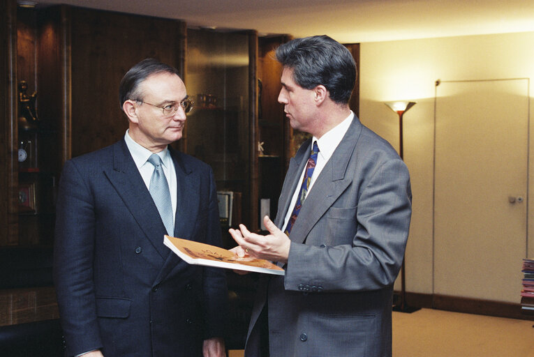 Φωτογραφία 1: Klaus HANSCH EP President meets with MEP Stephen HUGHES