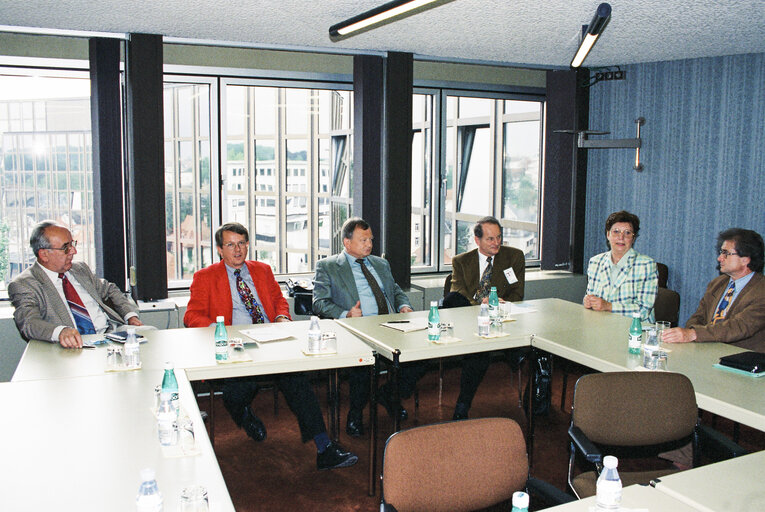 Fotogrāfija 1: MEP Maren GUNTHER with German guests