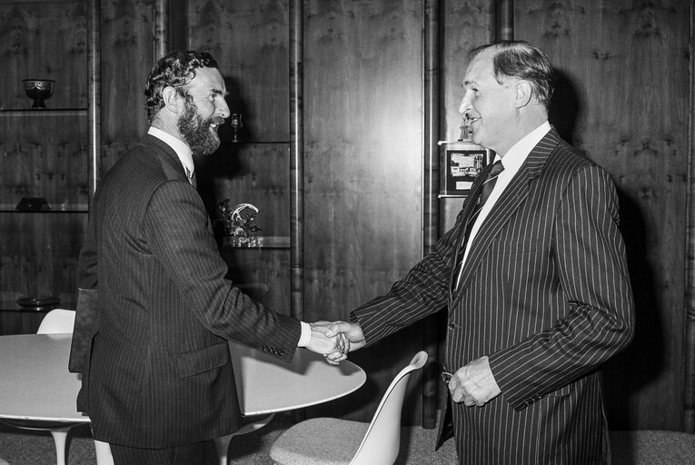 Lord Henry PLUMB - EP President with Benjamin PATTERSON and students