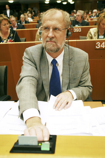 Photo 2: Johannes LEBECH in plenary session in Brussels.