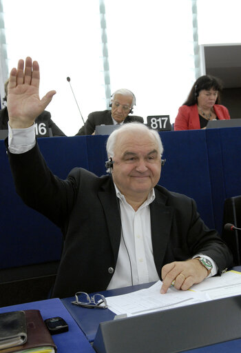 Photo 2: Bernard LEHIDEUX in Plenary Session in Strasbourg.