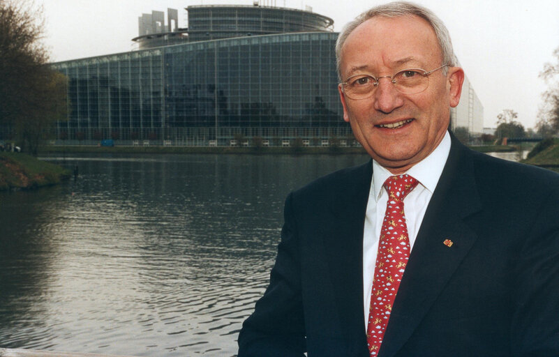 Fotografija 1: MEP Peter Michael MOMBAUR at the EP in Strasbourg.