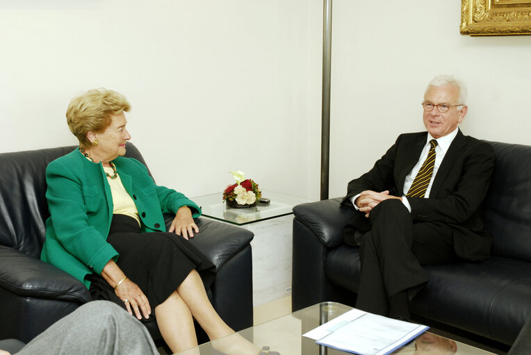 Photo 1 : EP President meets with Paul Henri SPAAK's daughter.