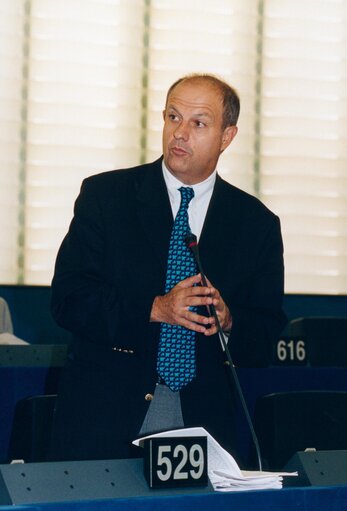 Valokuva 1: Gilles SAVARY in plenary session in Strasbourg.