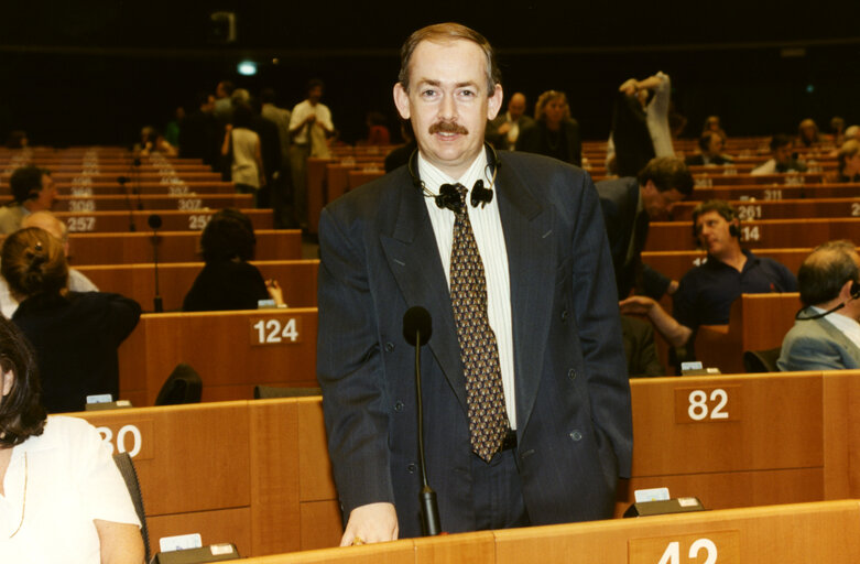 Fotografija 1: David WAYNE in the hemicycle of the EP in Brussels.