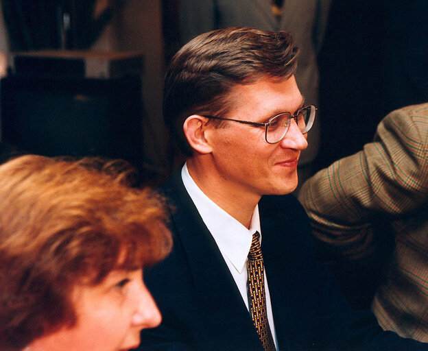 Foto 1: The Russian Deputy President of the State Duma in  a meeting at the EP.