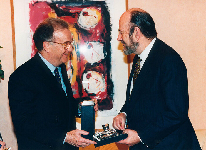 Fotografia 11: EP President meets with the President of Portugal.