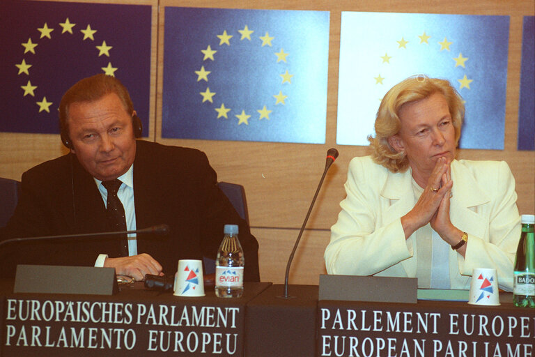 Fotografi 1: Press conference following the visit of the President of Slovakia to the EP in Strasbourg.