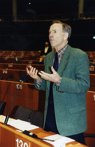 Fotagrafa 1: Petrus A.M. CORNELISSEN in the hemicycle of the EP in Brussels.