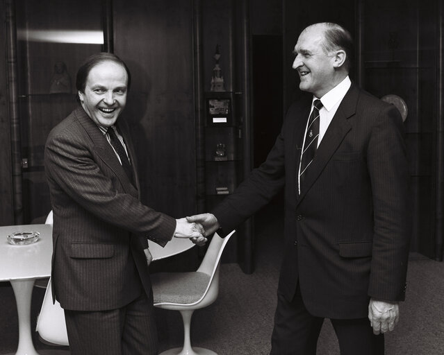 Fotografija 34: Meeting in February 1989