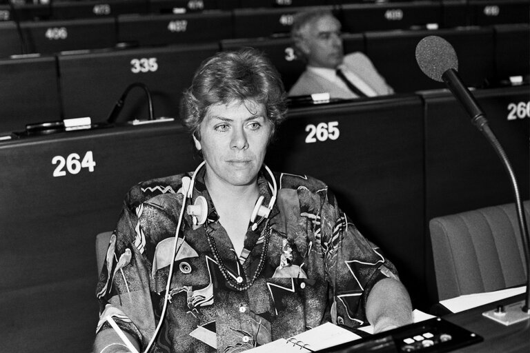 Fotografi 1: Lissy GROENER in Plenary Session in Strasbourg.