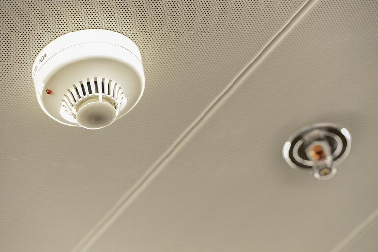 Fotografi 19: Smoke detector and Fire Sprinkler inside the EP in Brussels