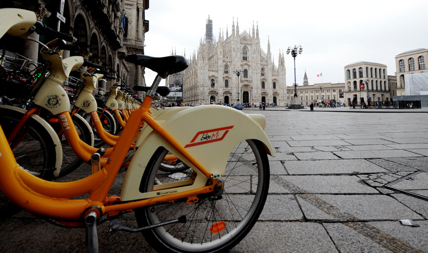 Fotografie 19: Shared bicycles in central Milan