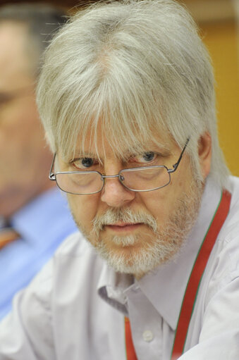 Fotografi 1: MEP Helmuth MARKOV attends a meeting in Brussels