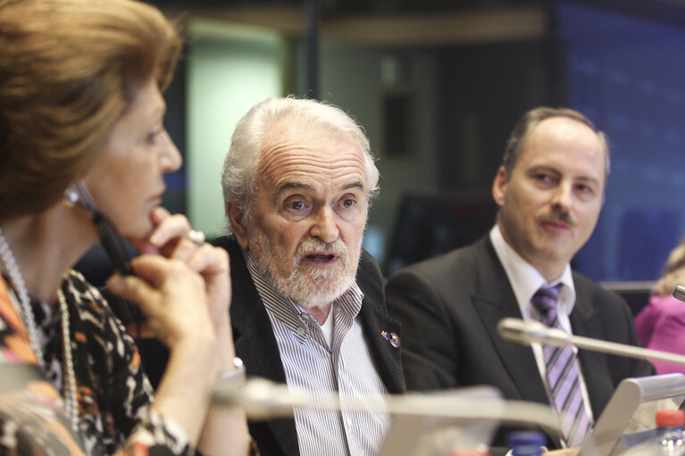 New technologies and education for multilingualism.