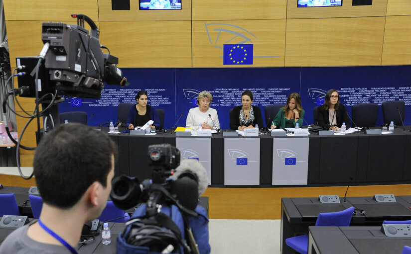 Fotografia 1: Press conference by Vice-President and High Representative in charge of Justice, Fundamental Rights and Citizenship and MEPs on minimum rights for victims across the EU