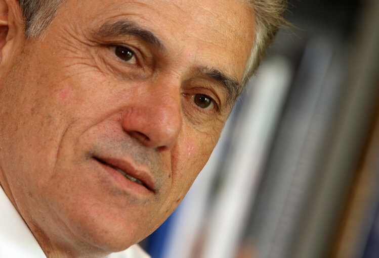 Photo 1: Interview with Panos CARVOUNIS, Deputy Director General EC