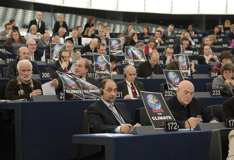 Plenary session in Strasbourg - Protest for the Climate change package