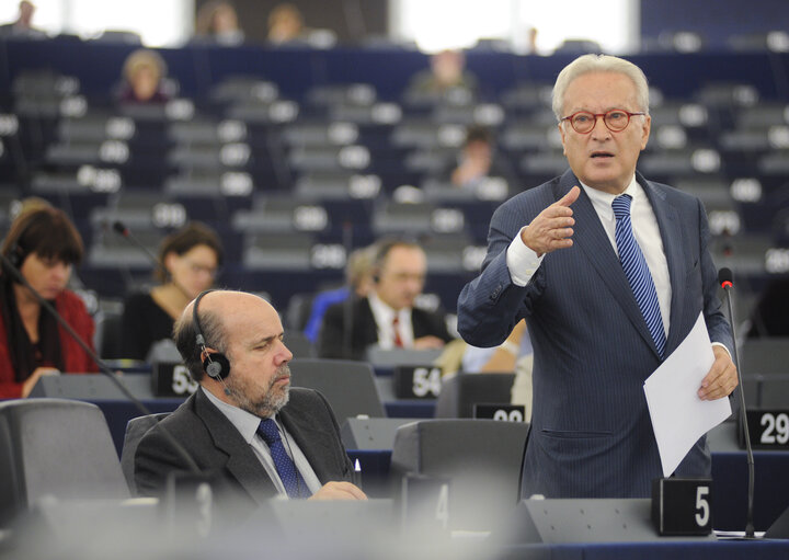 Photo 26: Plenary Session in Strasbourg - Week 43  European Council and European Commission statements