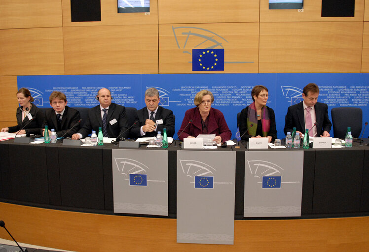 Foto 8: Press conference in Strasbourg - A Strong climate change package will be good for business and the economy