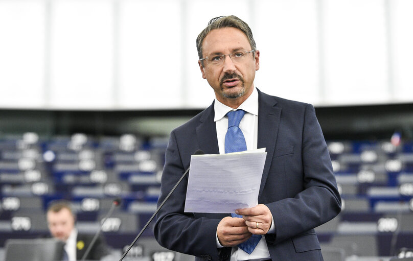 Fotó 6: Piernicola PEDICINI in the EP in Strasbourg