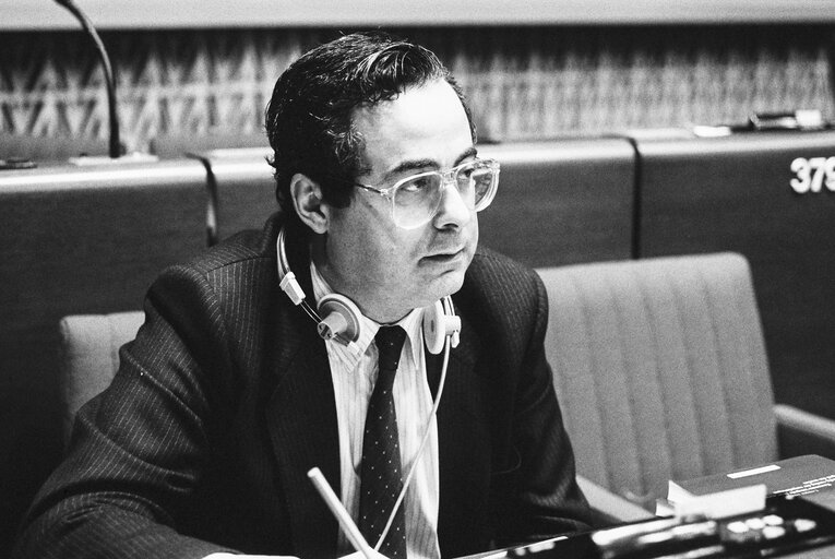 Photo 1: Alonso José PUERTA in the hemicycle at he European Parliament in Strasbourg