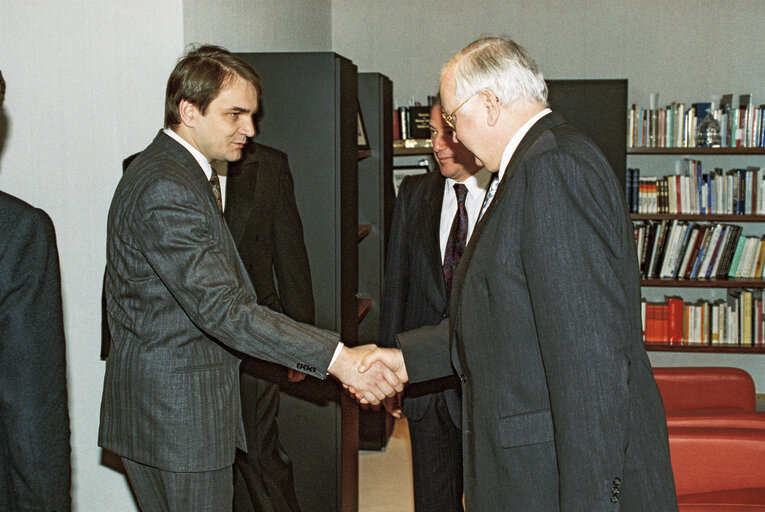 Foto 2: Egon KLEPSCH - EP President meets with Waldemar PAWLAK, Prime Minister of Poland