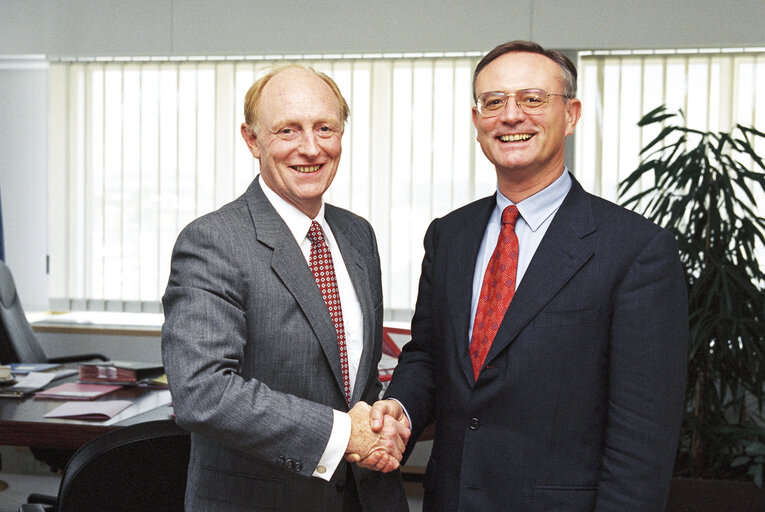 Klaus HANSCH EP President meets with Neil KINNOCK.