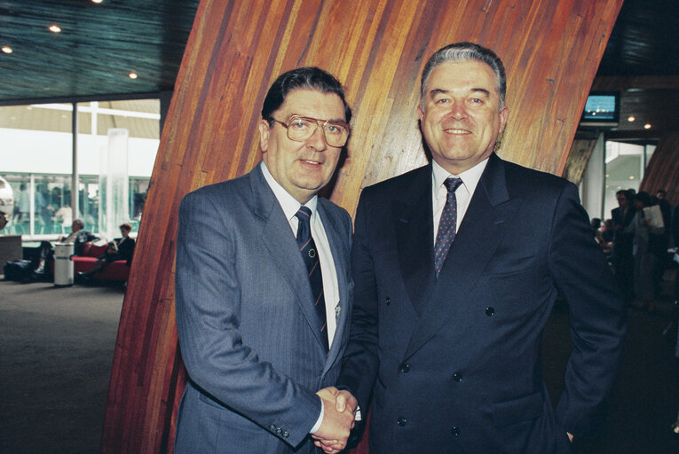 MEPs John HUME and Richard BALFE at the European Parliament in Strasbourg