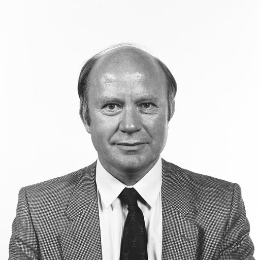 Fotagrafa 2: Portrait of MEP Frederic ROSMINI