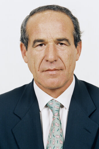 Foto 29: Portrait of MEP Roberto SPECIALE