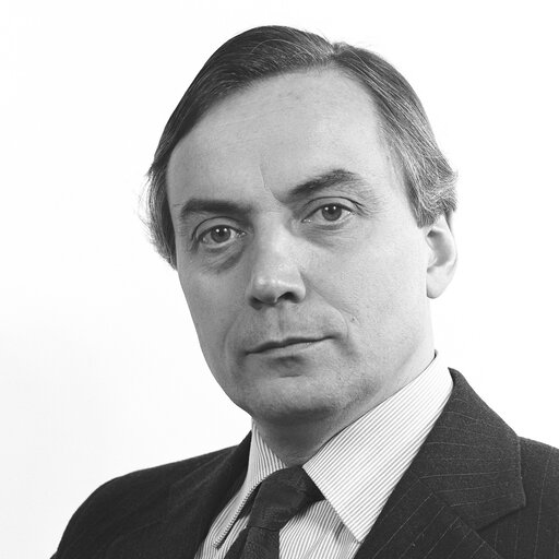 Photo 3: Portrait of MEP Brian HORD