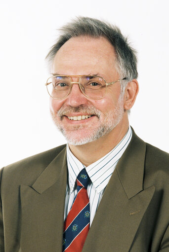 Portrait of Helmut KUHNE MEP