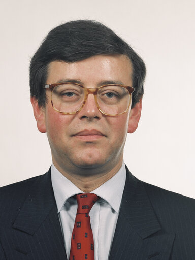 Photo 9 : Portrait of MEP Francois FROMENT-MEURICE