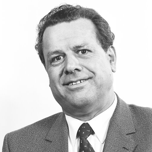 Photo 5 : Portrait of MEP Joachim DALSASS