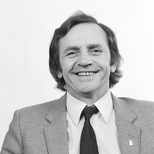 Fotografia 1: Portrait of MEP Allan ROGERS