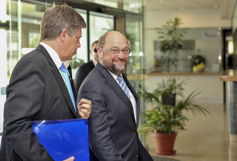 Foto 4: Martin Schulz, President of The European Parliament is seen as he arrives for the meeting with Bosnian Parliament members, in Sarajevo, on July 15, 2015.